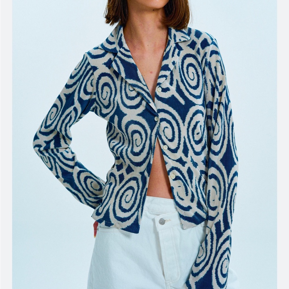 Oak and fort swirled top